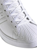 Superstar Ellure